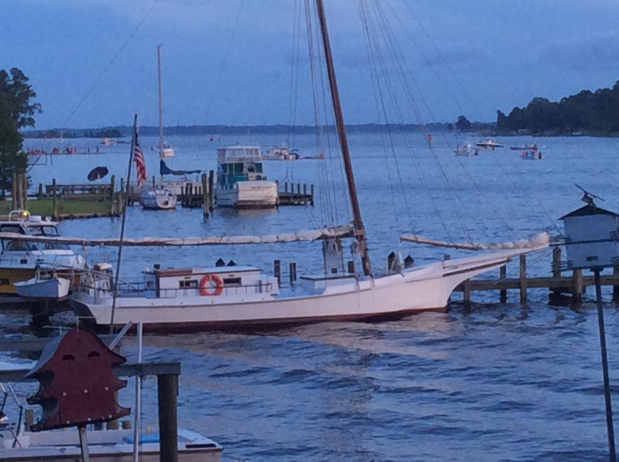 Bath Harbor Marina And Motel מראה חיצוני תמונה